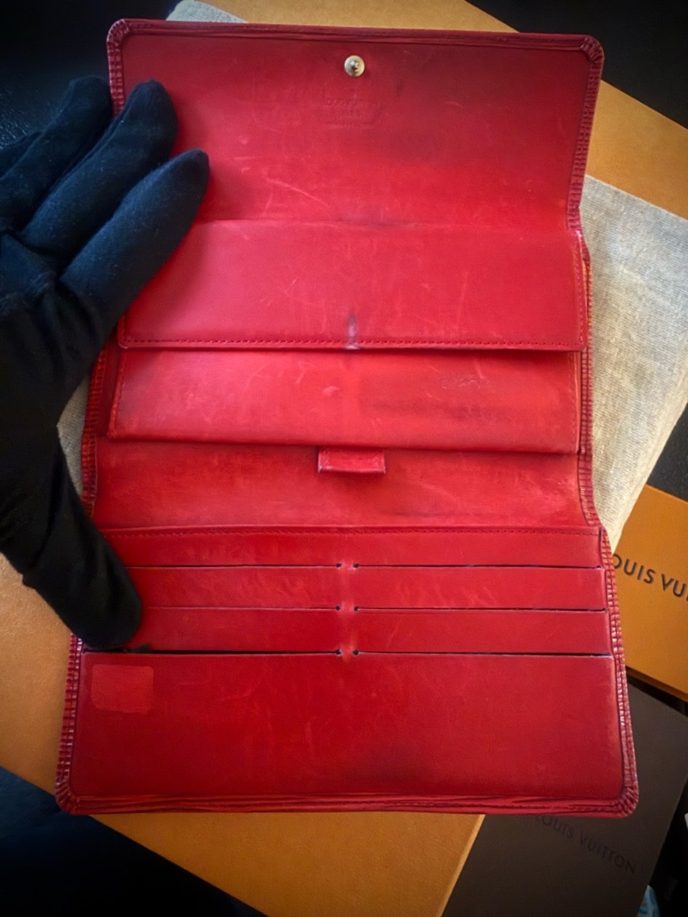 Louis Vuitton Red Sarah Long Wallet Clutch in Epi Leather - Picture 8 of 16